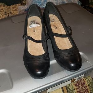 Clark's Mary Jane style pumps